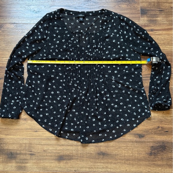 Torrid Women’s Black & White Floral V-Neck Pleated Long Sleeve Blouse Size 1 - Picture 7 of 13